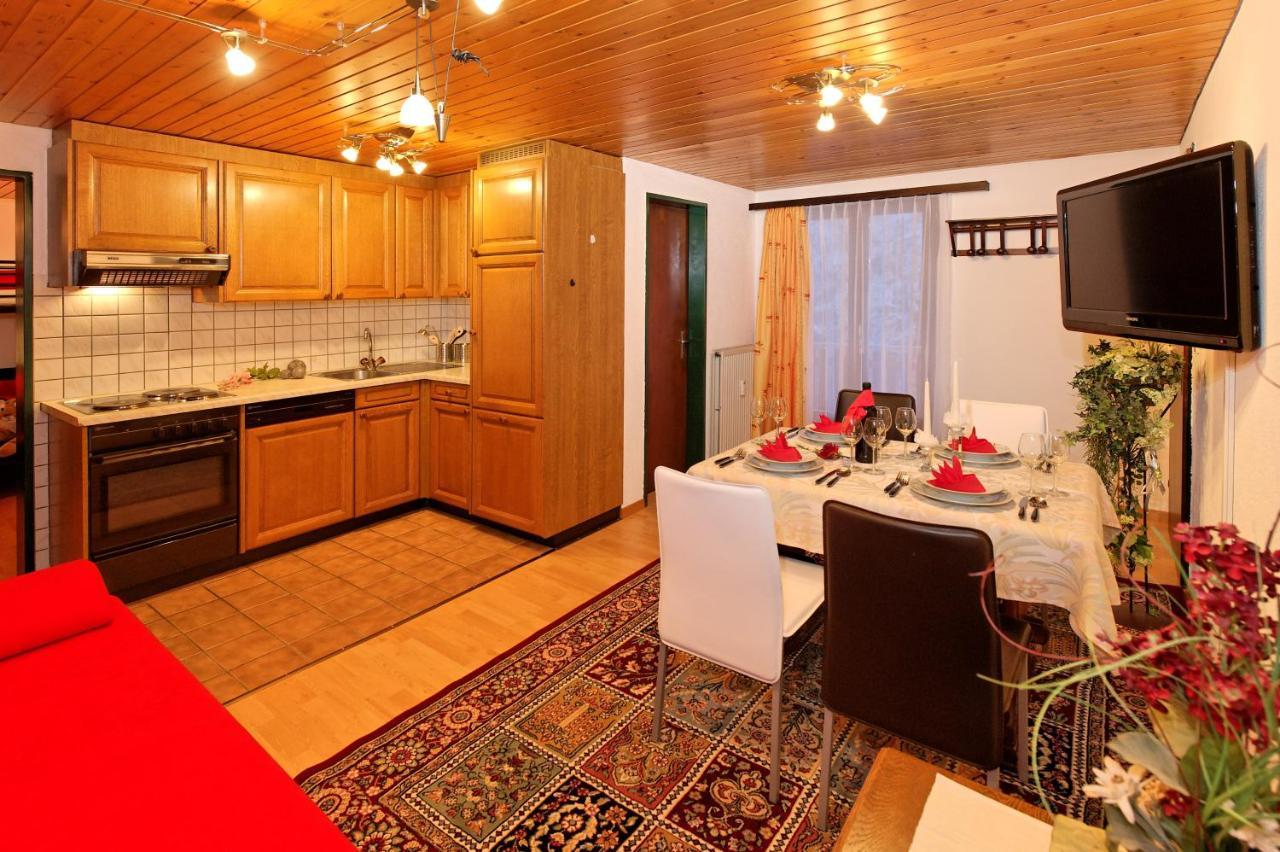 Apartmán Haus Waldheim Grächen Pokoj fotografie